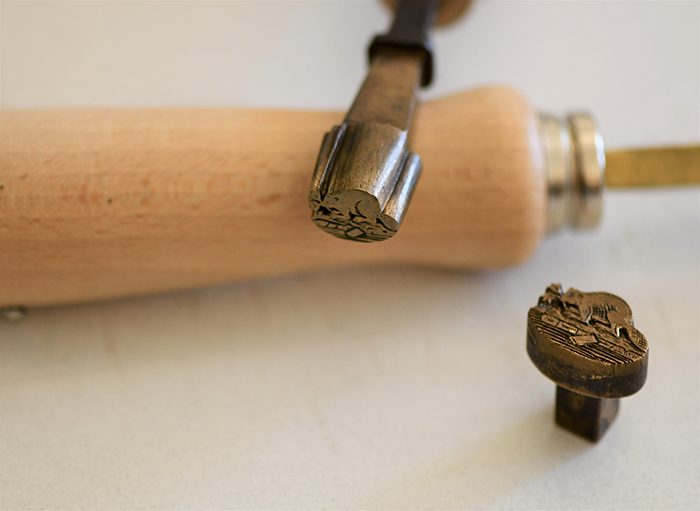 Engraved ornamental tool: The beaver fleuron 